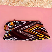 Load image into Gallery viewer, Mai Tai Clutch Retro Kapa Print Bamboo Handle
